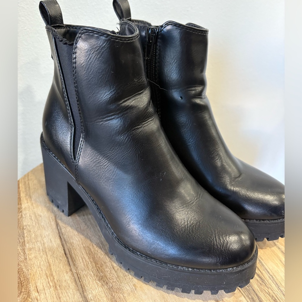 Chunky heel boots